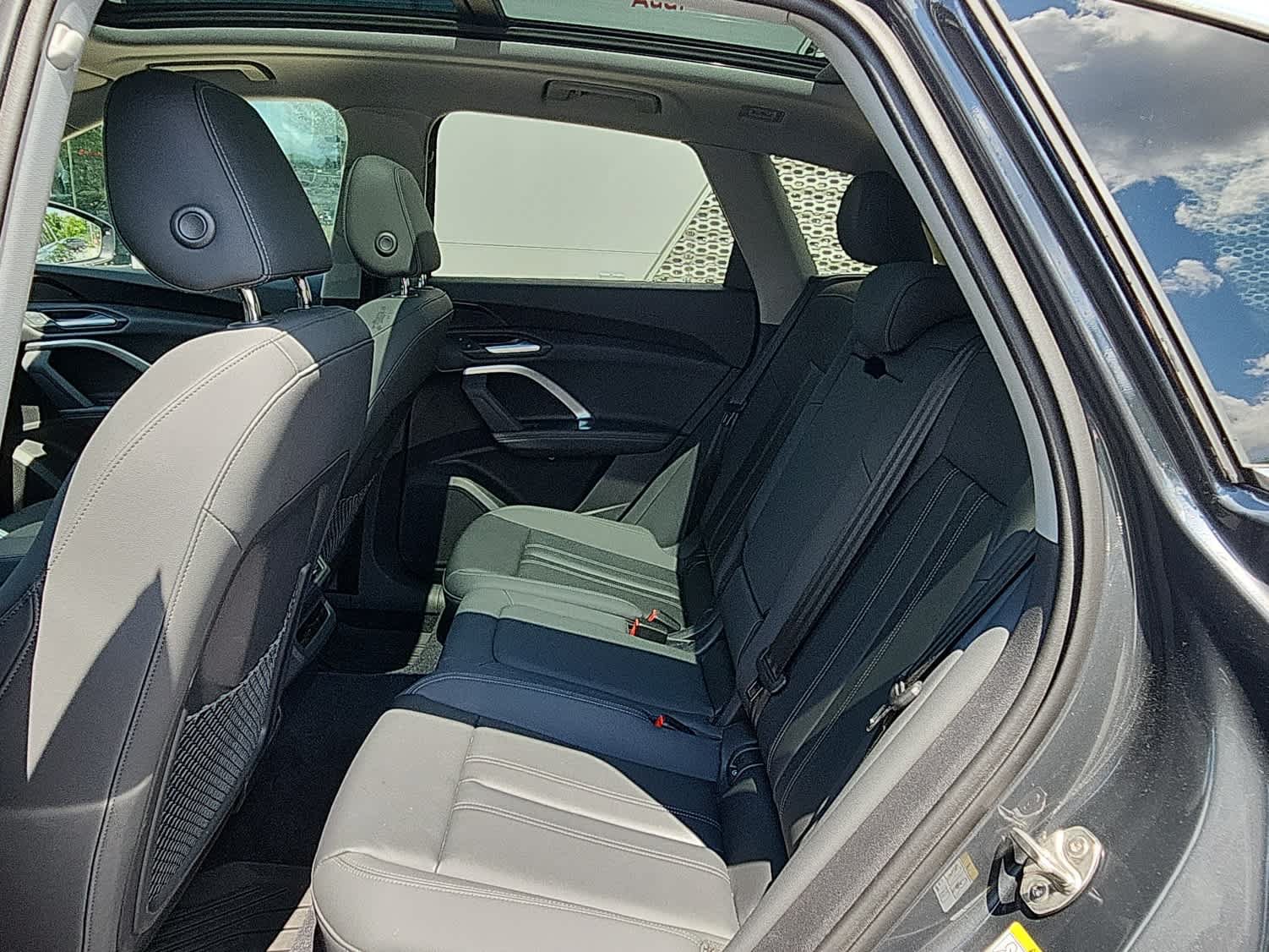 Certified 2025 Audi Q5 Premium w/ Convenience Package AWD/4WD image 7