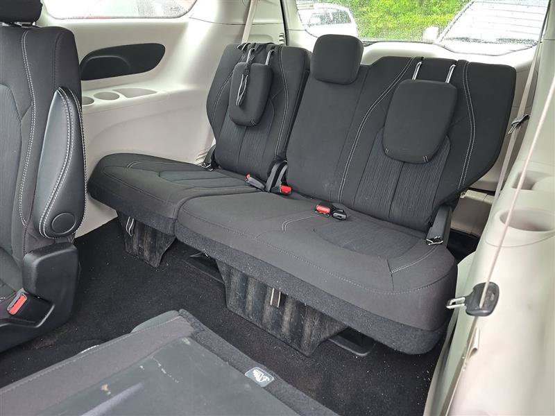 Used 2024 Chrysler Voyager LX FWD image 19