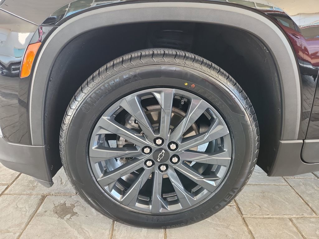 Used 2023 Chevrolet Traverse RS w/ LPO, Floor Liner Package image 32