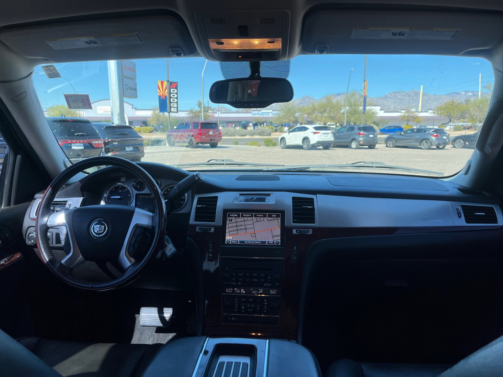 Used 2014 Cadillac Escalade Luxury image 20