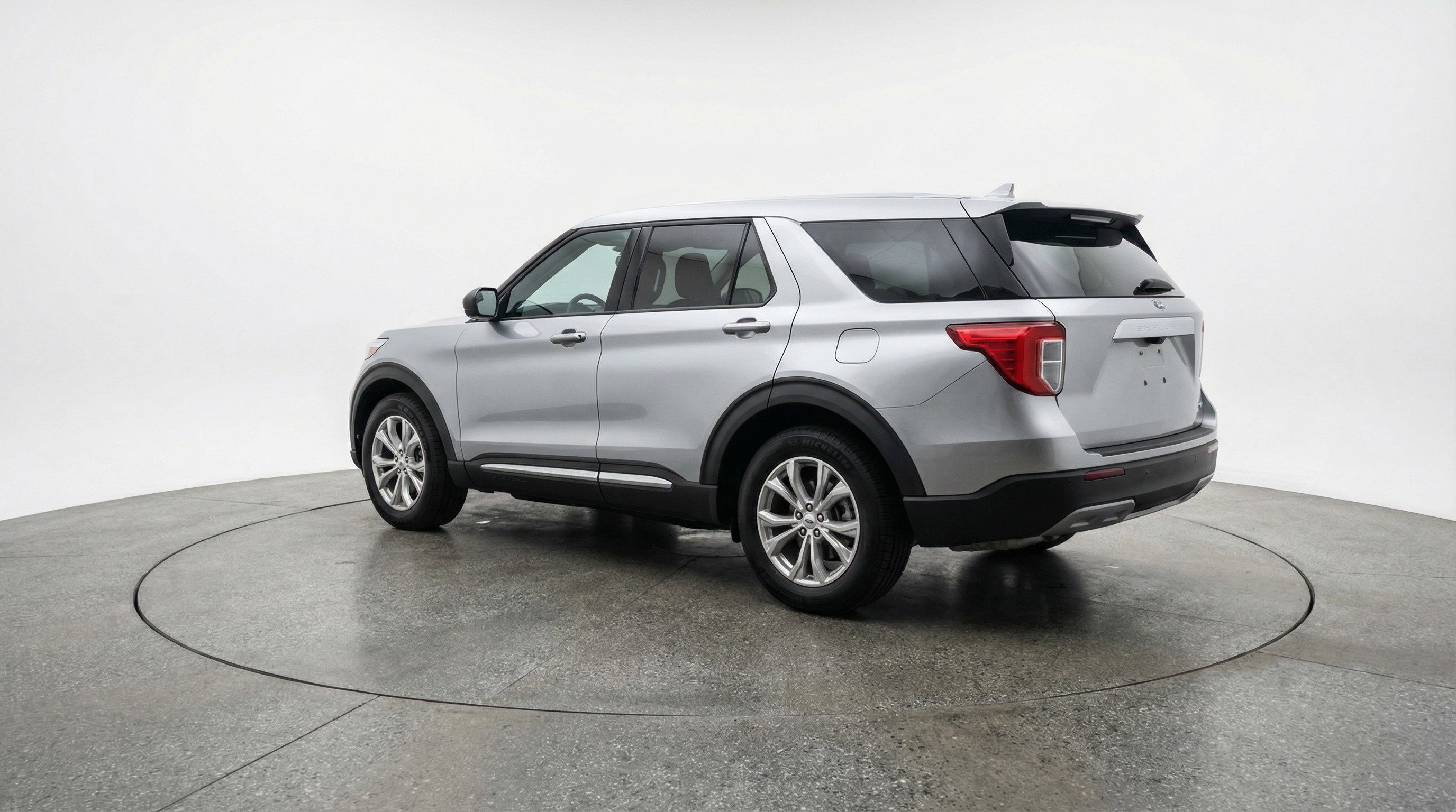 Used 2024 Ford Explorer Limited image 6