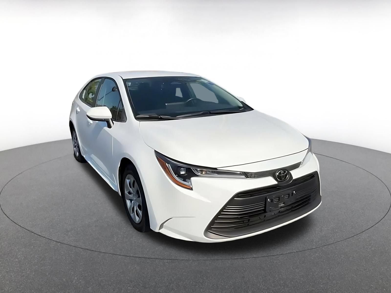 Used 2025 Toyota Corolla LE FWD image 3