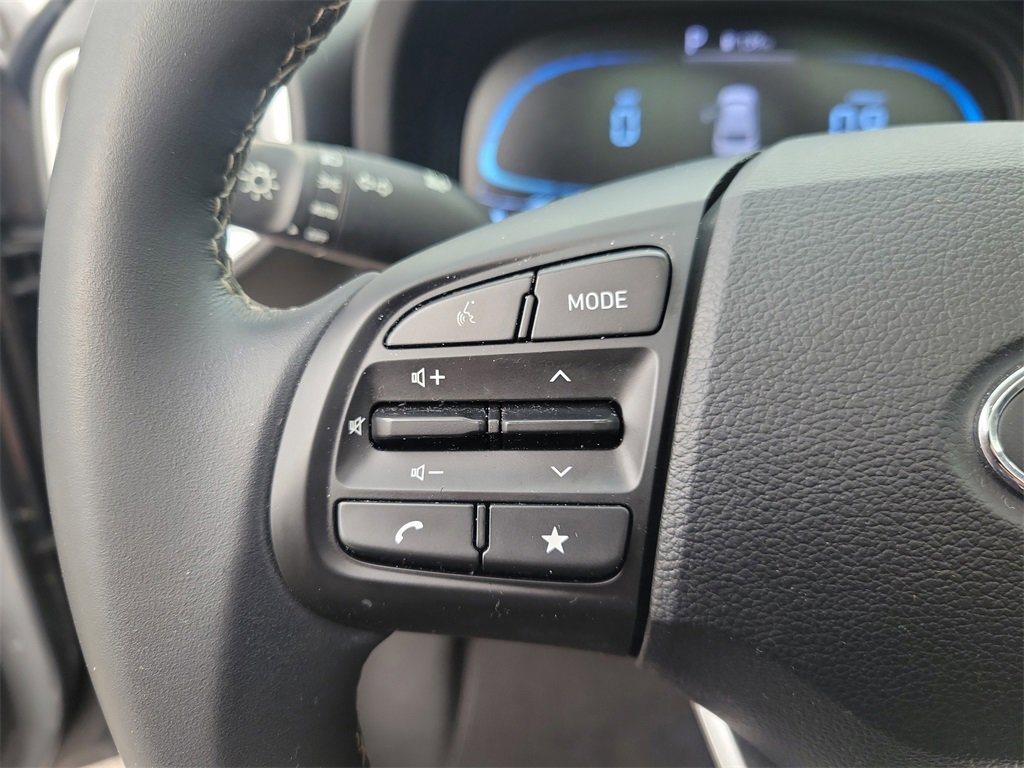 Certified 2023 Hyundai Venue SEL w/ Cargo Package image 24