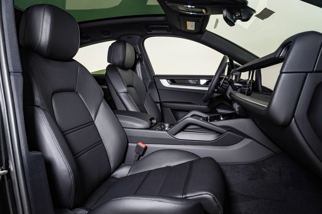New 2026 Porsche Cayenne Coupe AWD/4WD image 15