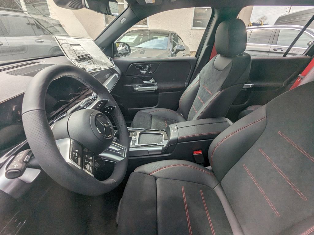 New 2024 Mercedes-Benz GLB 35 AMG 4MATIC image 13
