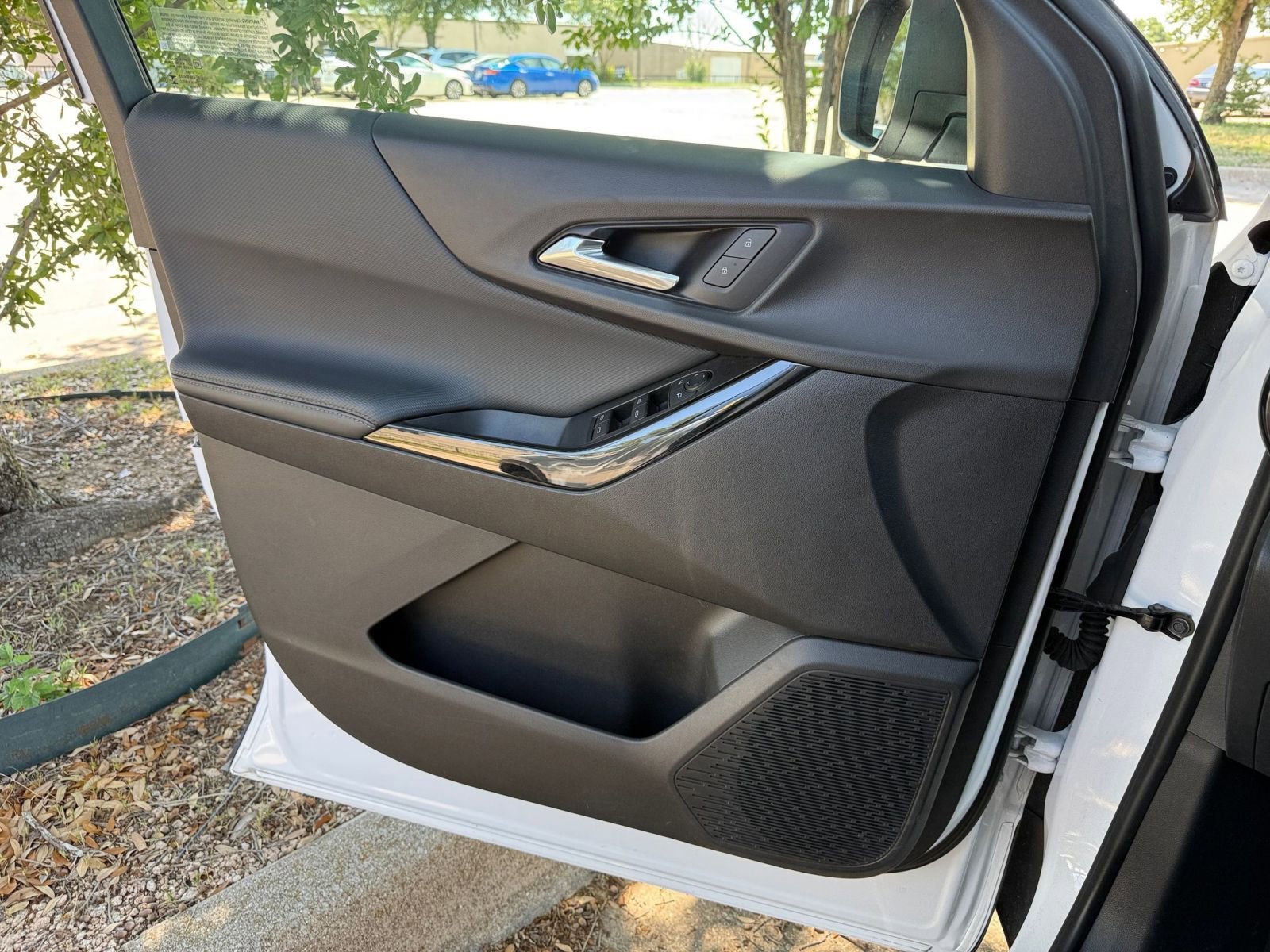 Used 2025 Chevrolet Equinox LT FWD image 18