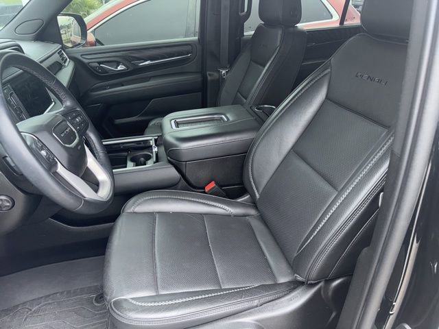 Used 2023 GMC Yukon XL Denali image 9