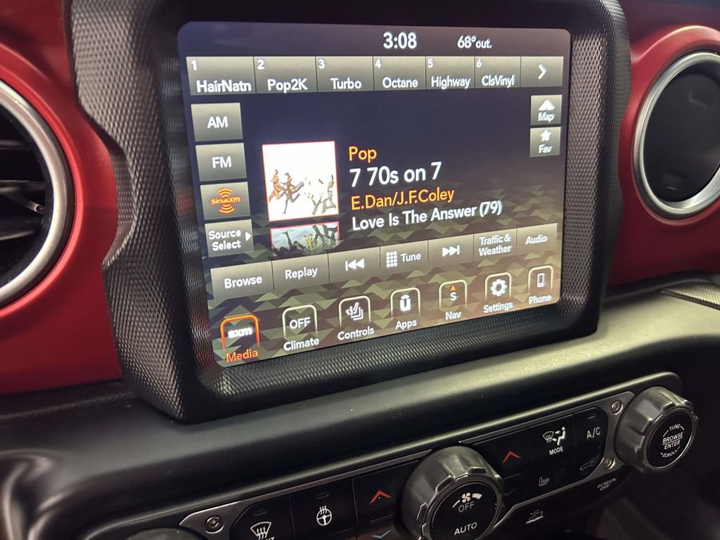Used 2023 Jeep Wrangler Unlimited Rubicon w/ Cold Weather Group AWD/4WD image 27
