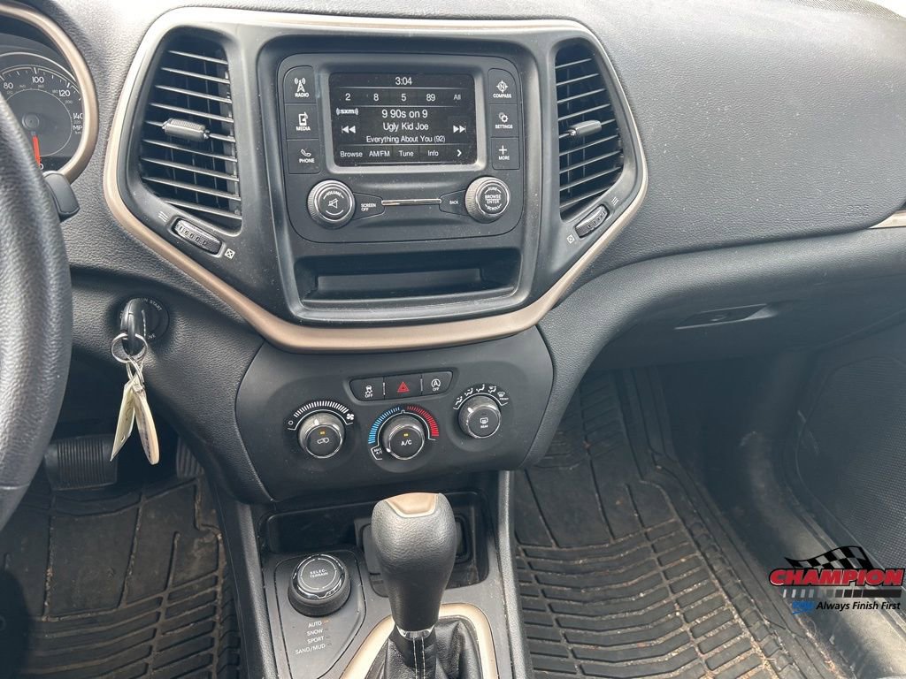 Used 2017 Jeep Cherokee Sport image 8