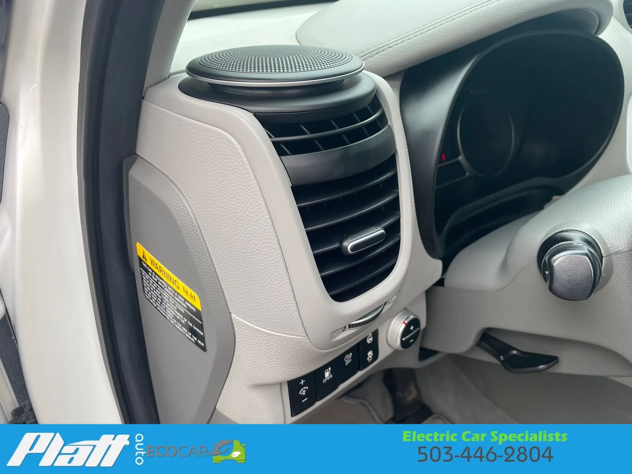 Used 2017 Kia Soul EV + w/ Sun & Fun Package image 24