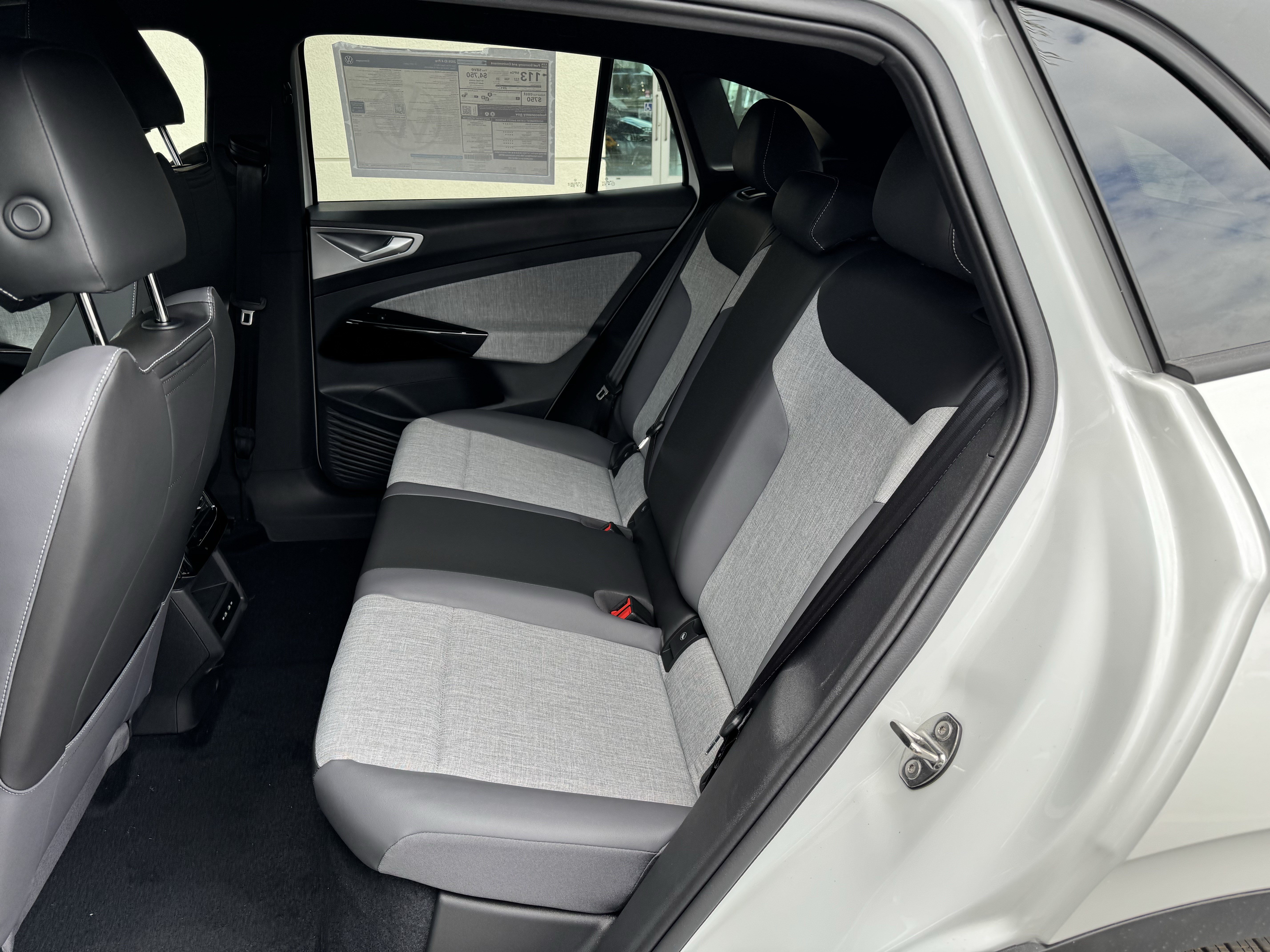New 2026 Volkswagen ID.4 Pro RWD image 29