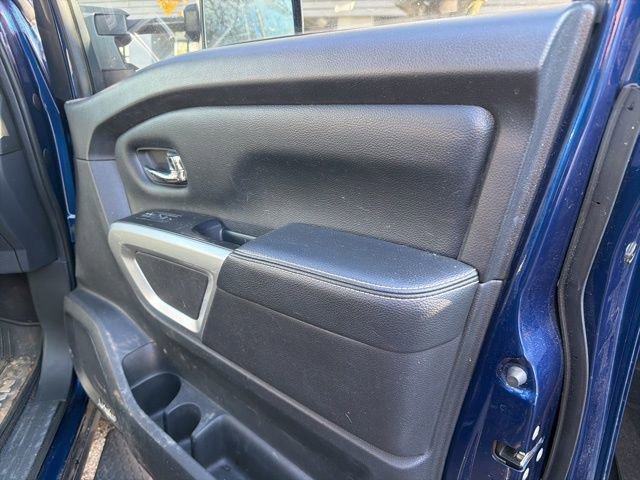 Used 2017 Nissan Titan PRO-4X w/ Pro-4x Convenience Package image 5
