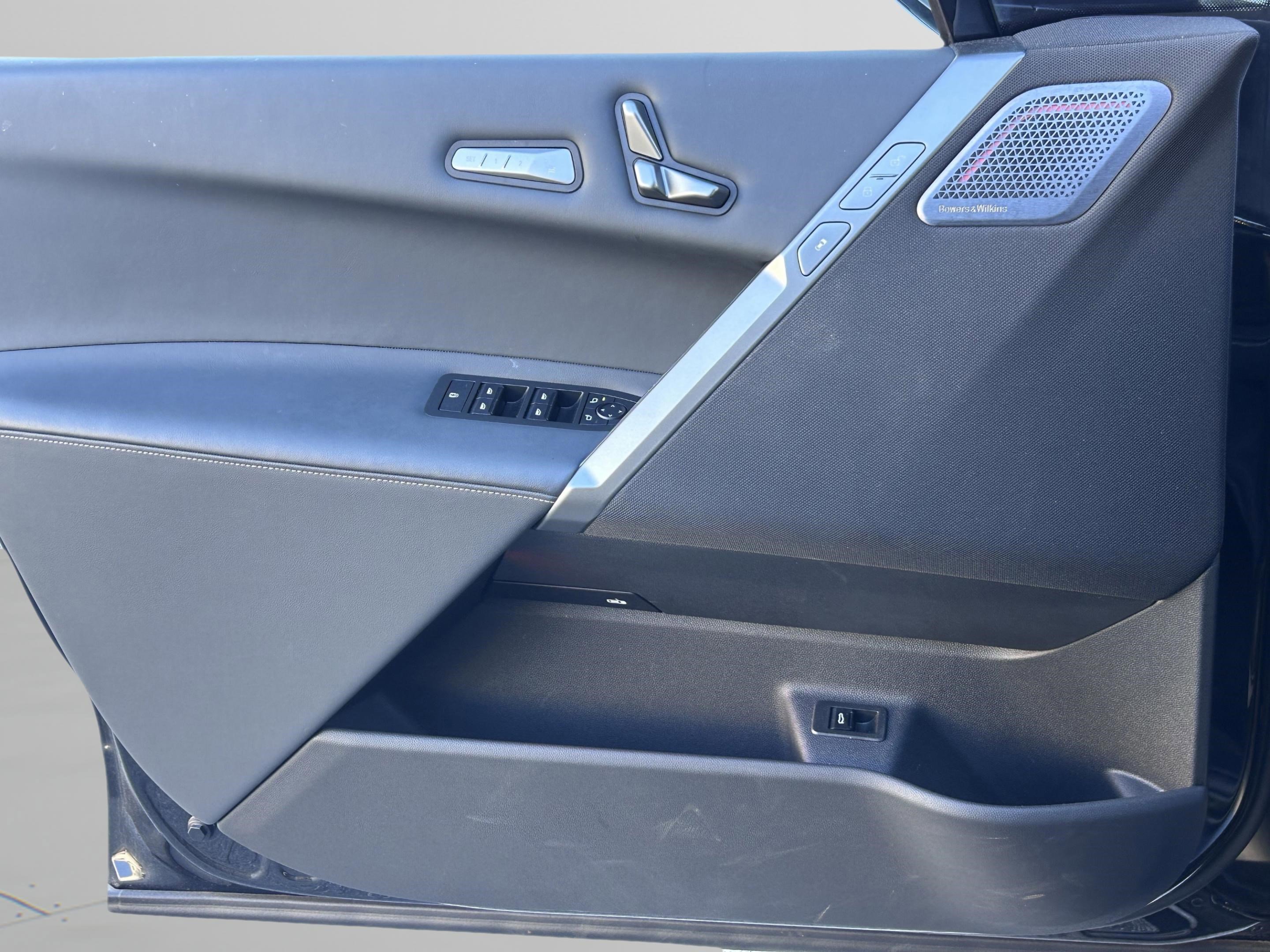 Used 2026 BMW iX xDrive60 w/ M Sport Package image 33