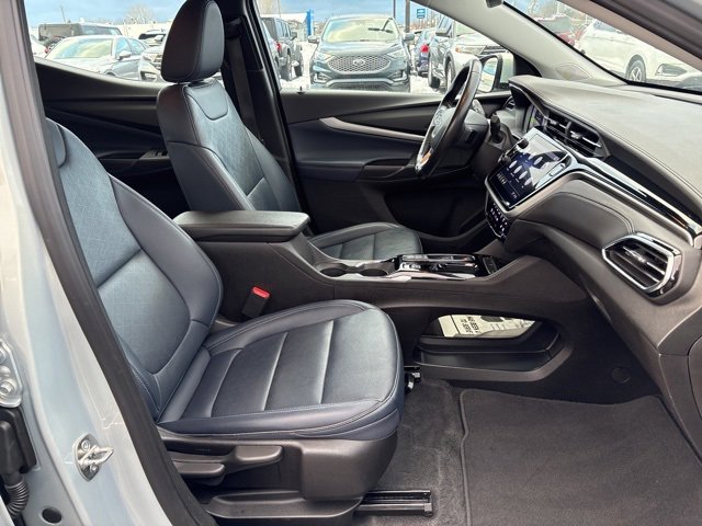 Used 2022 Chevrolet Bolt EUV LT w/ Convenience Package image 11