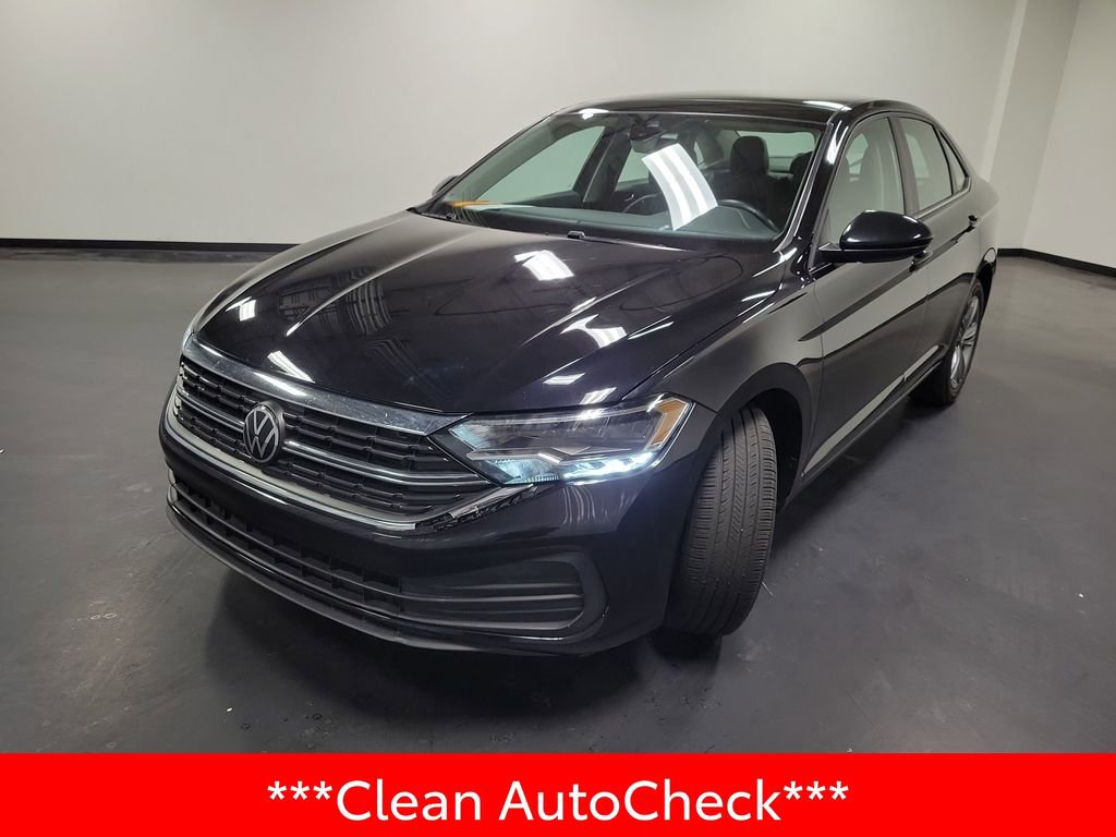 Used 2024 Volkswagen Jetta SE FWD image 4
