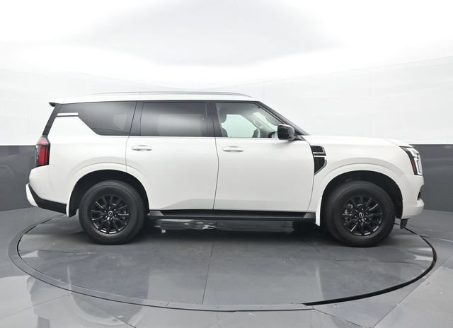 Used 2025 Nissan Armada SV AWD/4WD image 2
