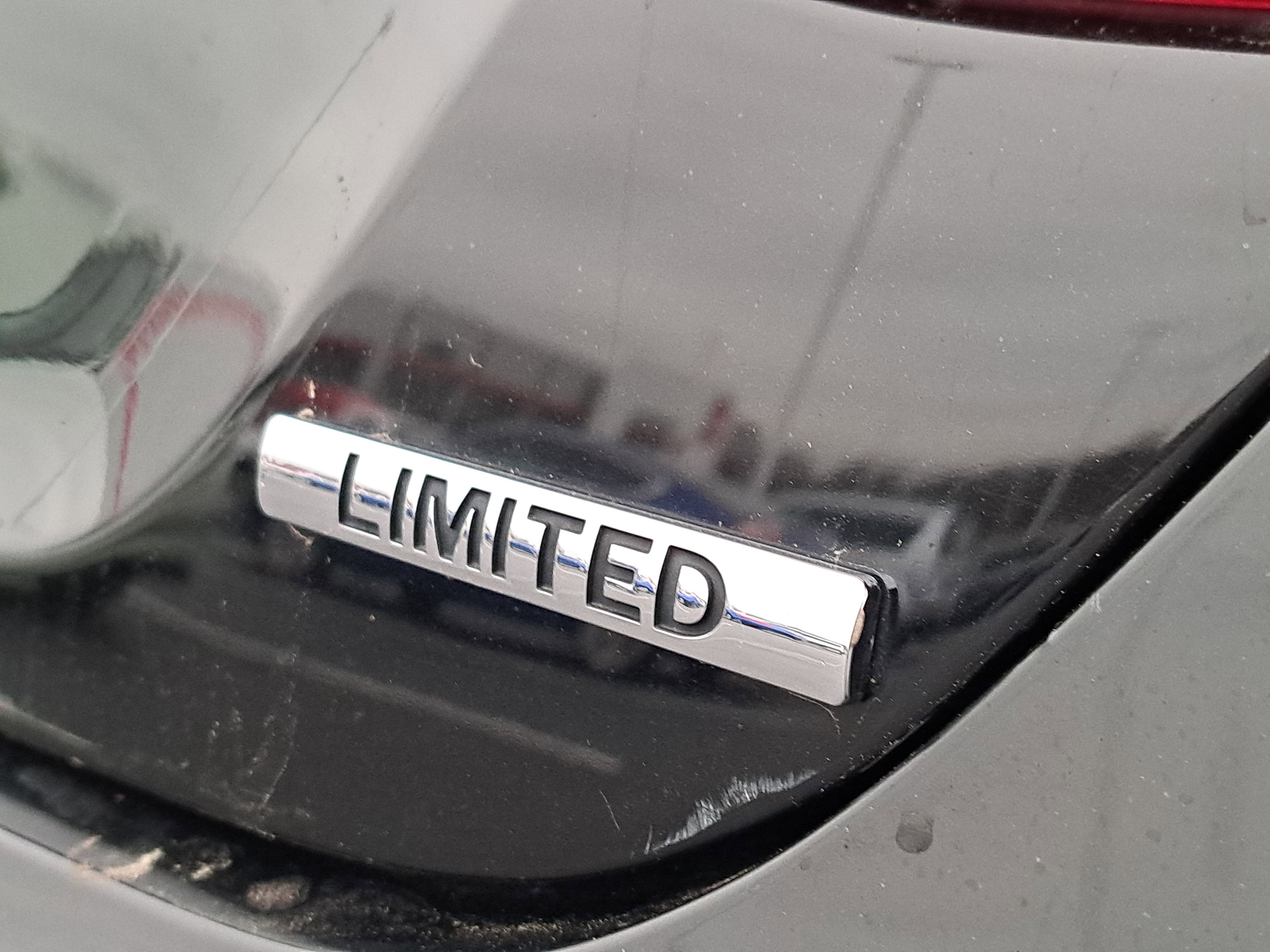 Used 2011 Hyundai Sonata Limited w/ Navigation Pkg 5 image 6