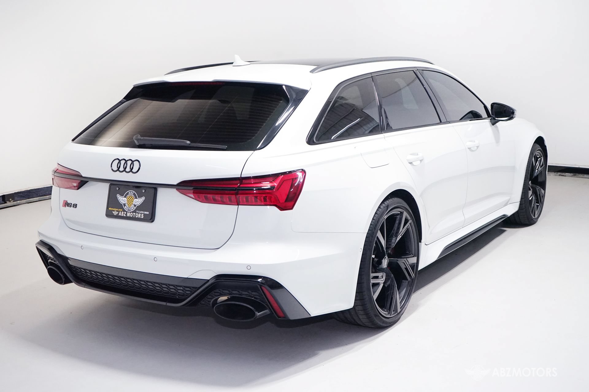 Used 2021 Audi RS 6 w/ Executive Package AWD/4WD image 5