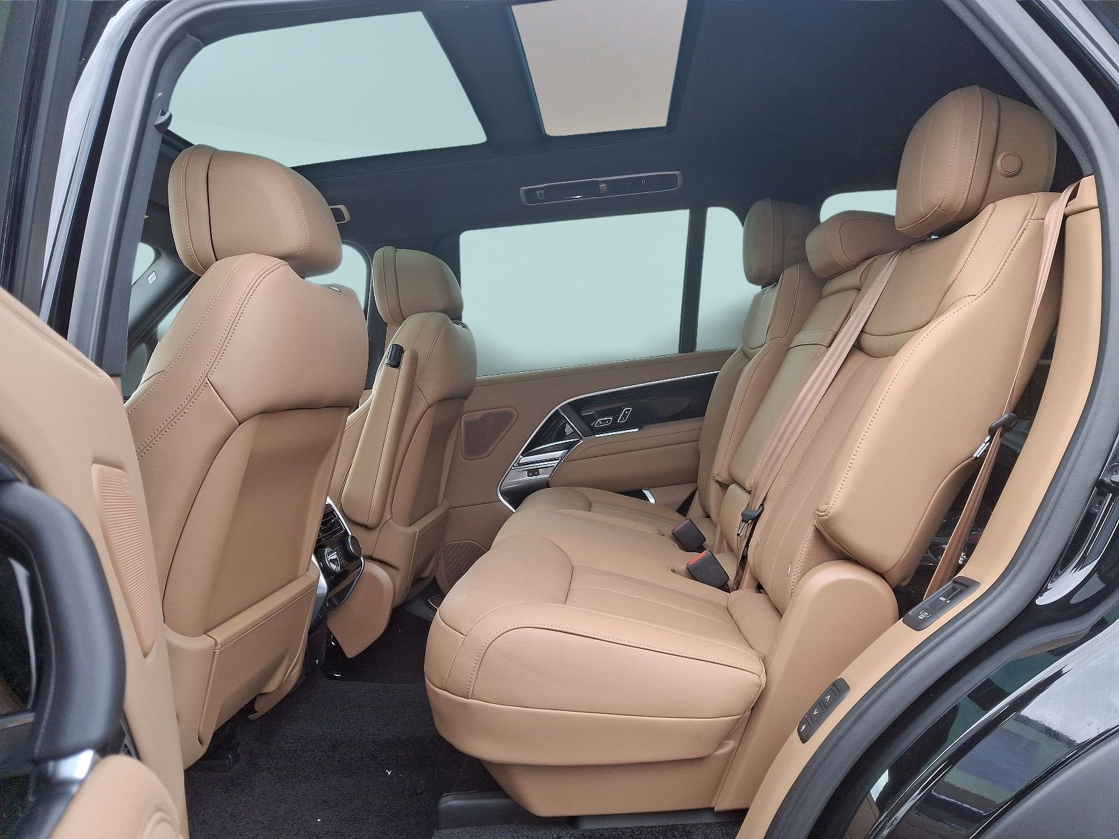 New 2025 Land Rover Range Rover Long Wheelbase SE image 8