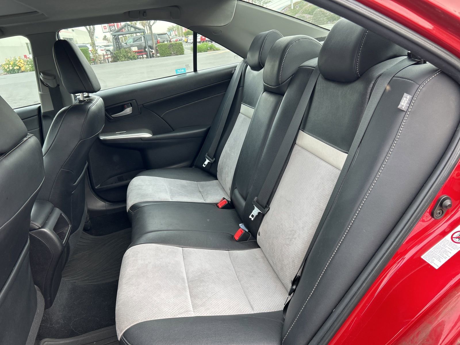 Used 2014 Toyota Camry SE w/ Leather Package image 7