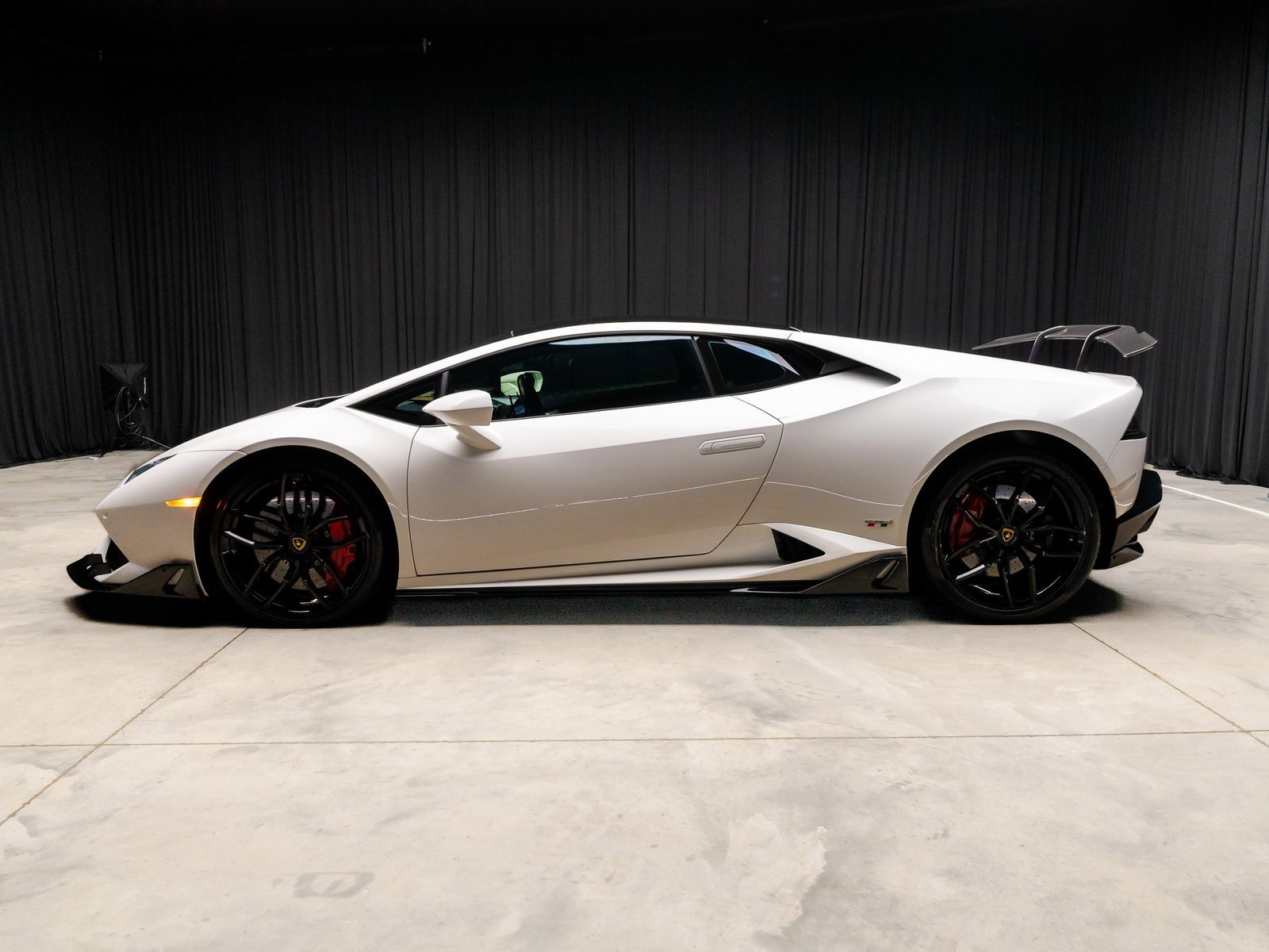 Used 2015 Lamborghini Huracan LP 610-4 image 13