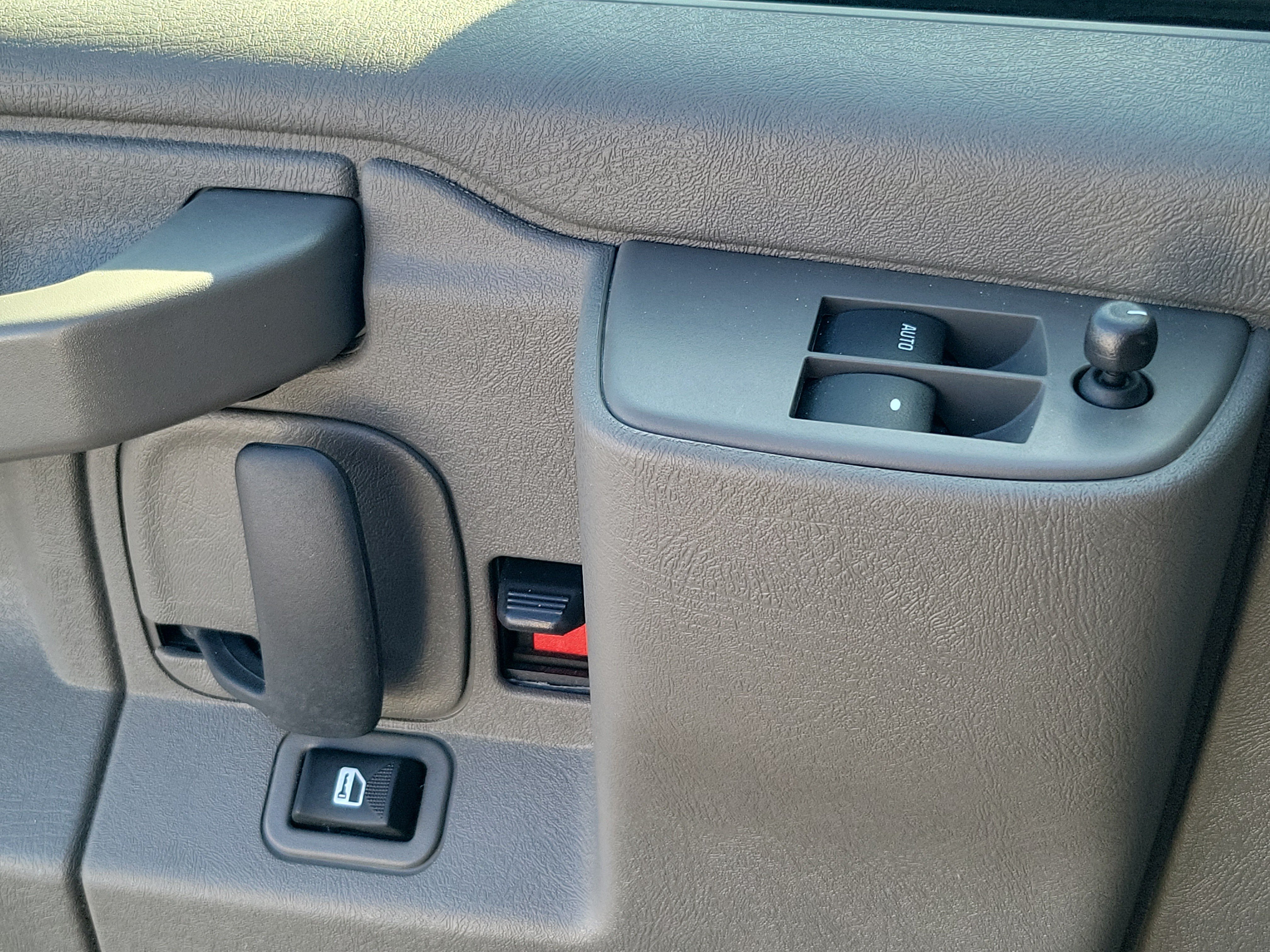 Used 2025 Chevrolet Express 2500 Extended w/ Driver Convenience Package RWD image 17