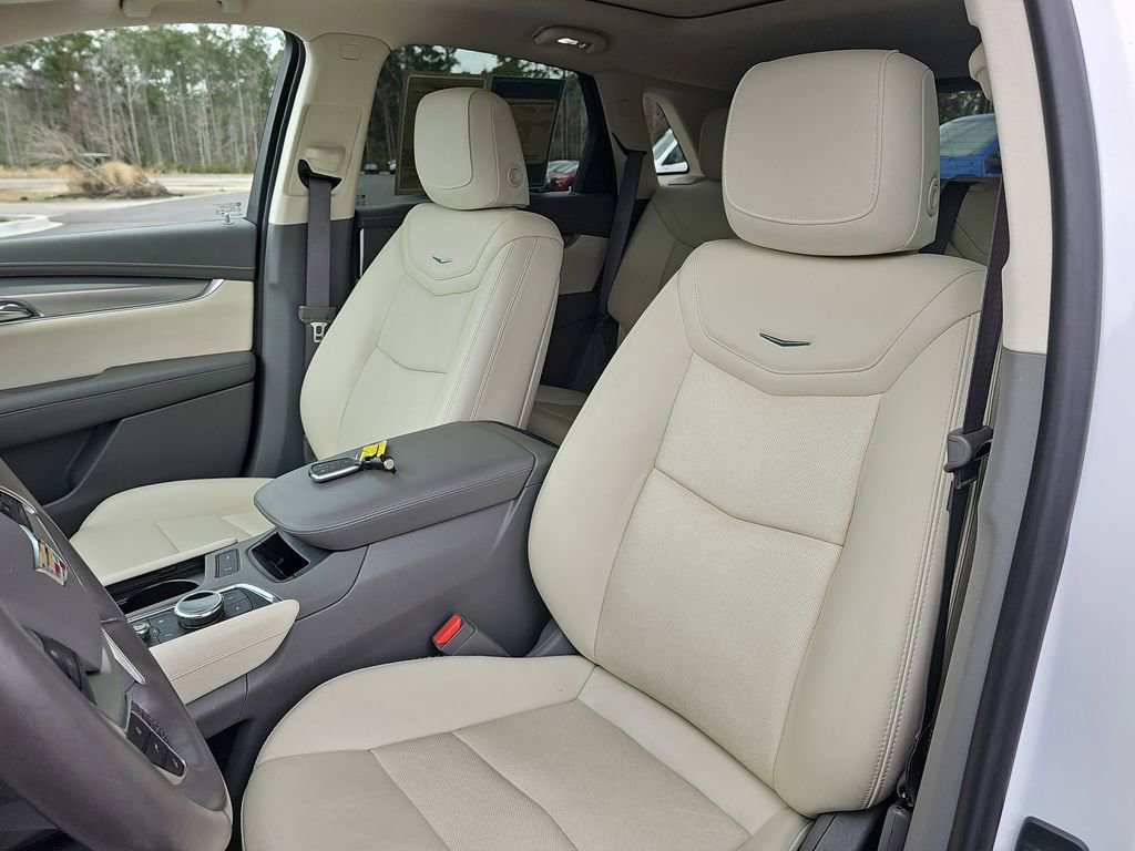 Used 2020 Cadillac XT5 Premium Luxury w/ LPO, Floor Liner Package image 19