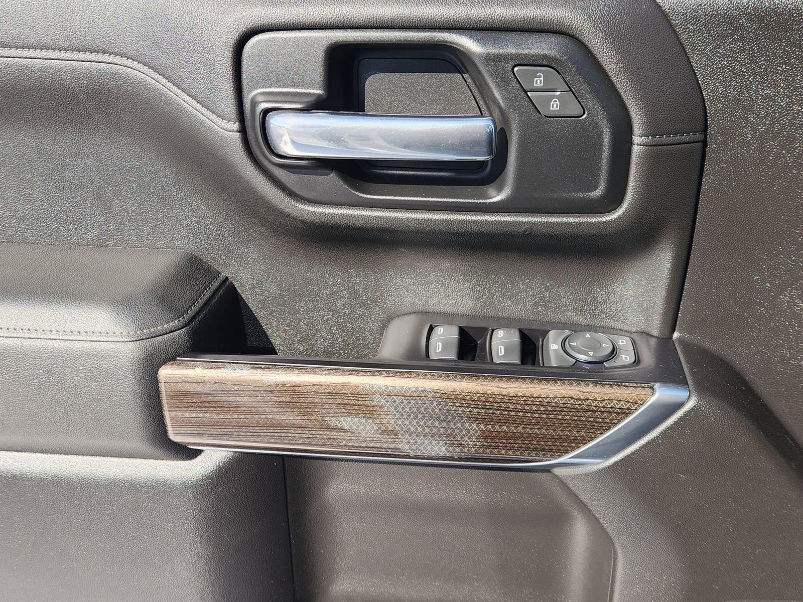 Used 2019 Chevrolet Silverado 1500 LT w/ Texas Edition image 27