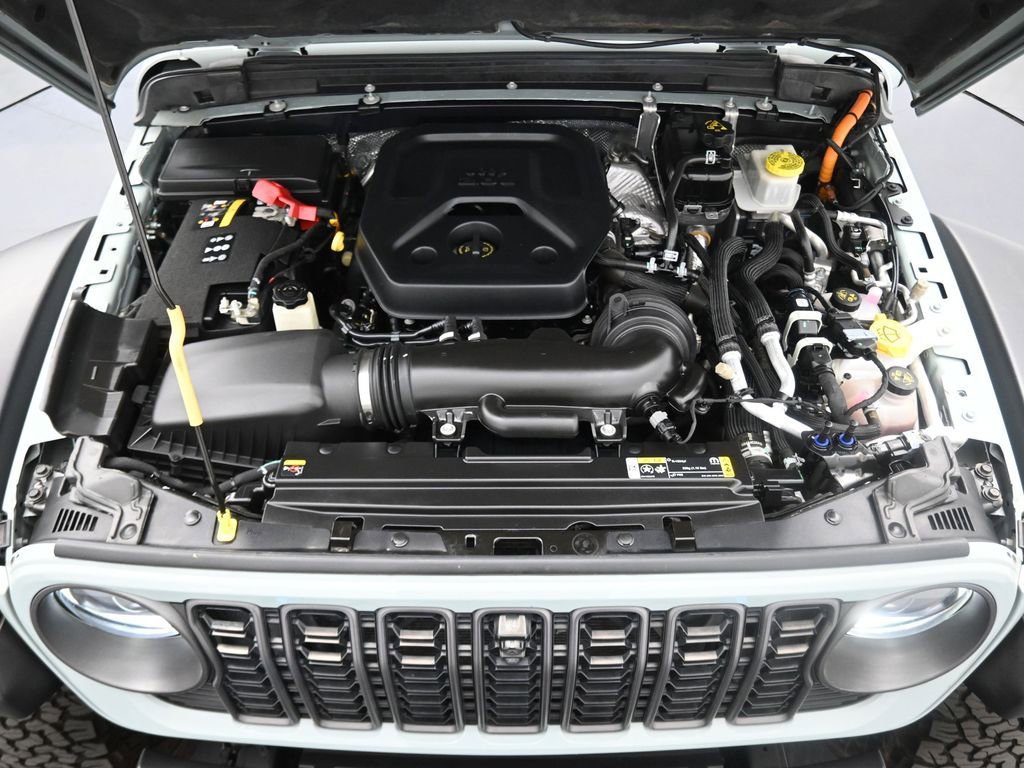 Used 2024 Jeep Wrangler Unlimited Rubicon 4xe w/ Technology Group image 13