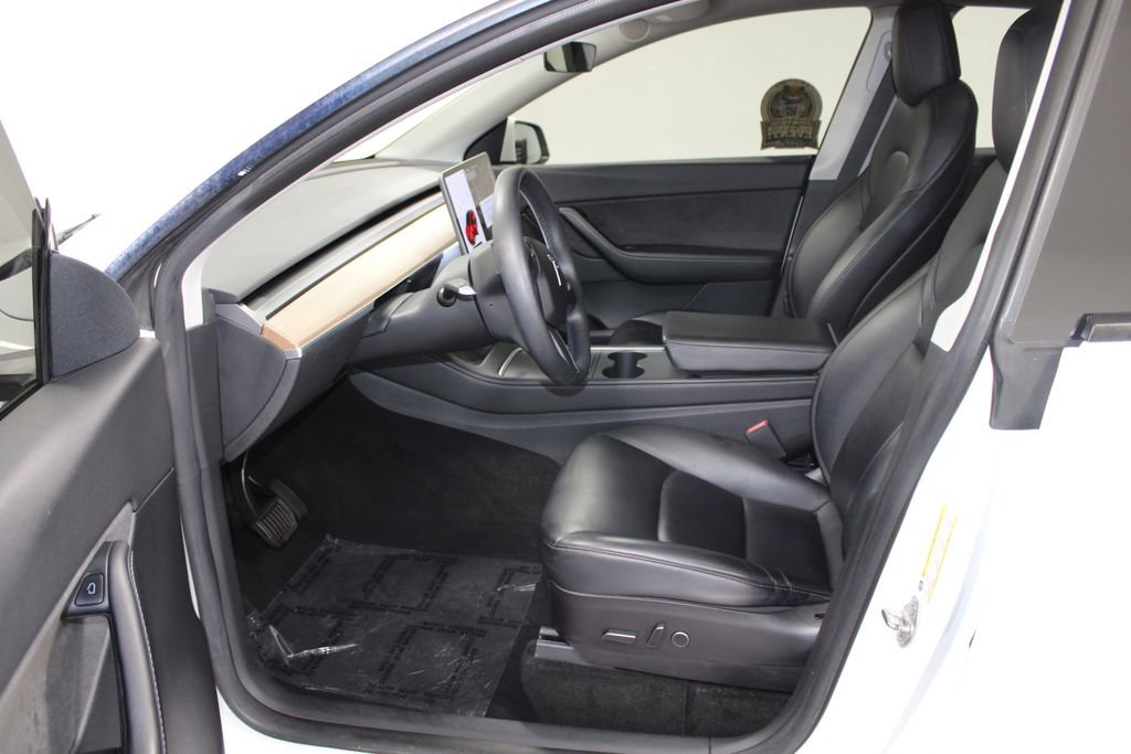 Used 2021 Tesla Model Y Long Range image 21