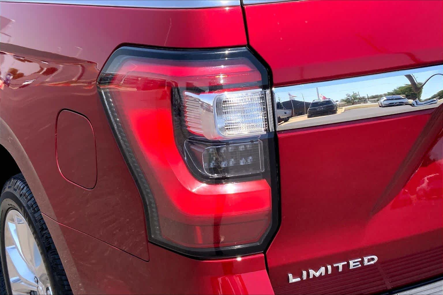 Used 2019 Ford Expedition Limited w/ Equipment Group 302A RWD image 29