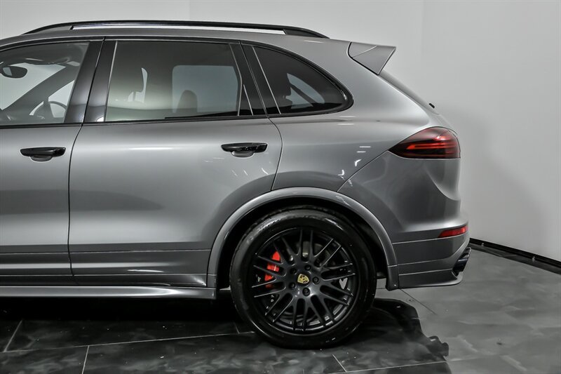Used 2017 Porsche Cayenne GTS AWD/4WD image 7