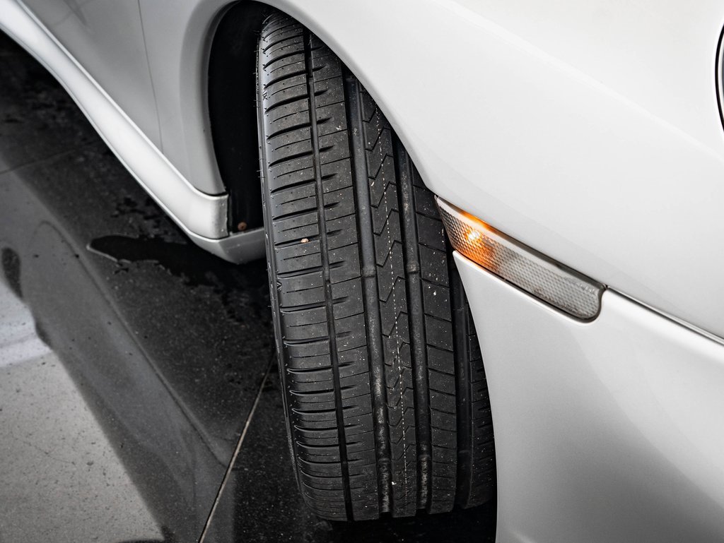 Used 2001 Porsche 911 Turbo image 38