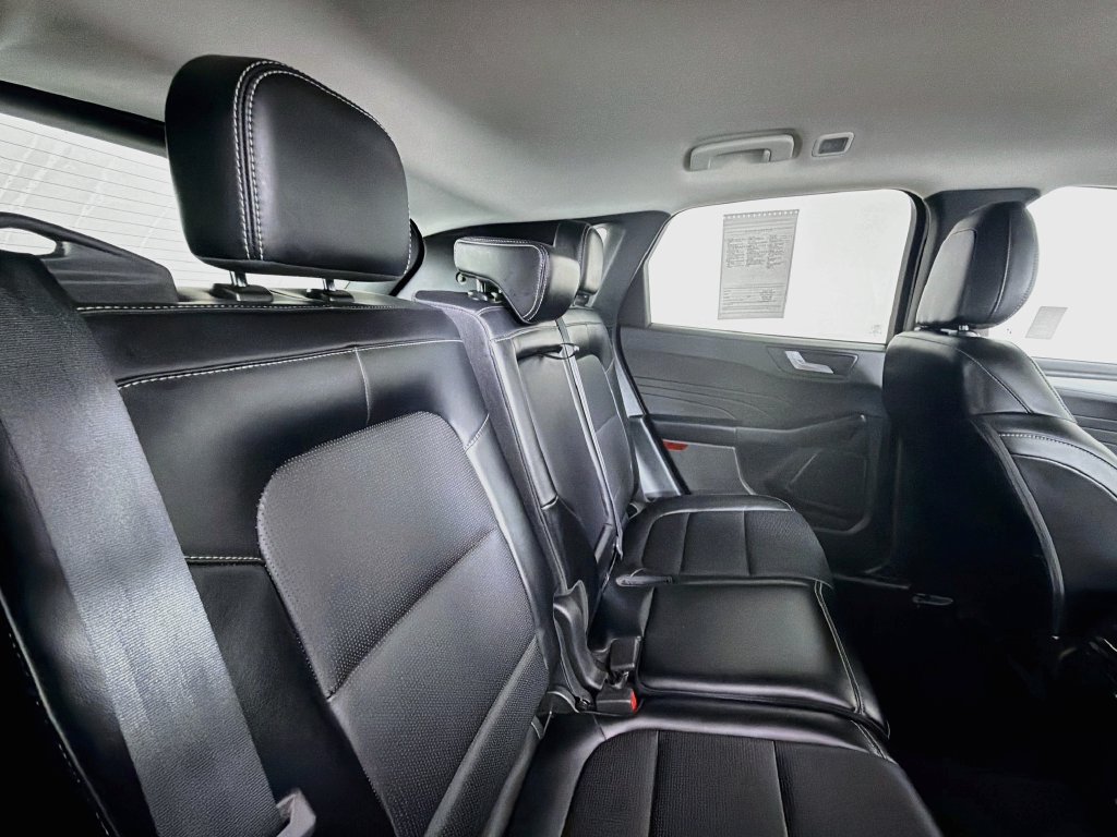 Used 2024 Ford Escape Platinum AWD/4WD image 27