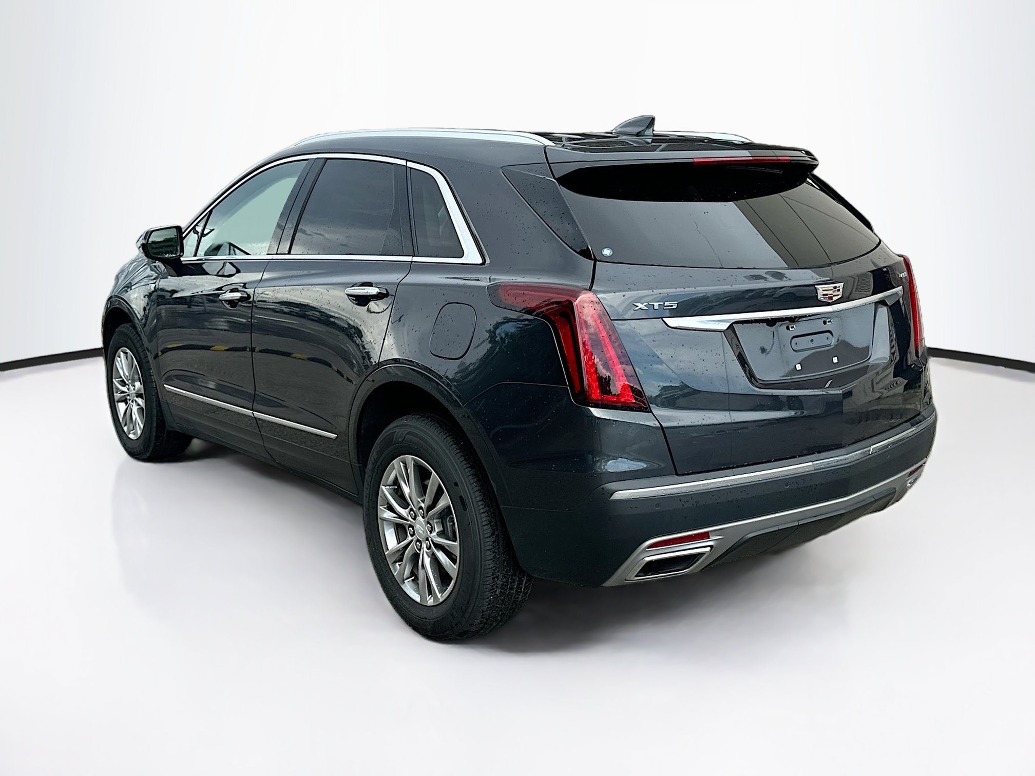 Used 2023 Cadillac XT5 Premium Luxury FWD image 4