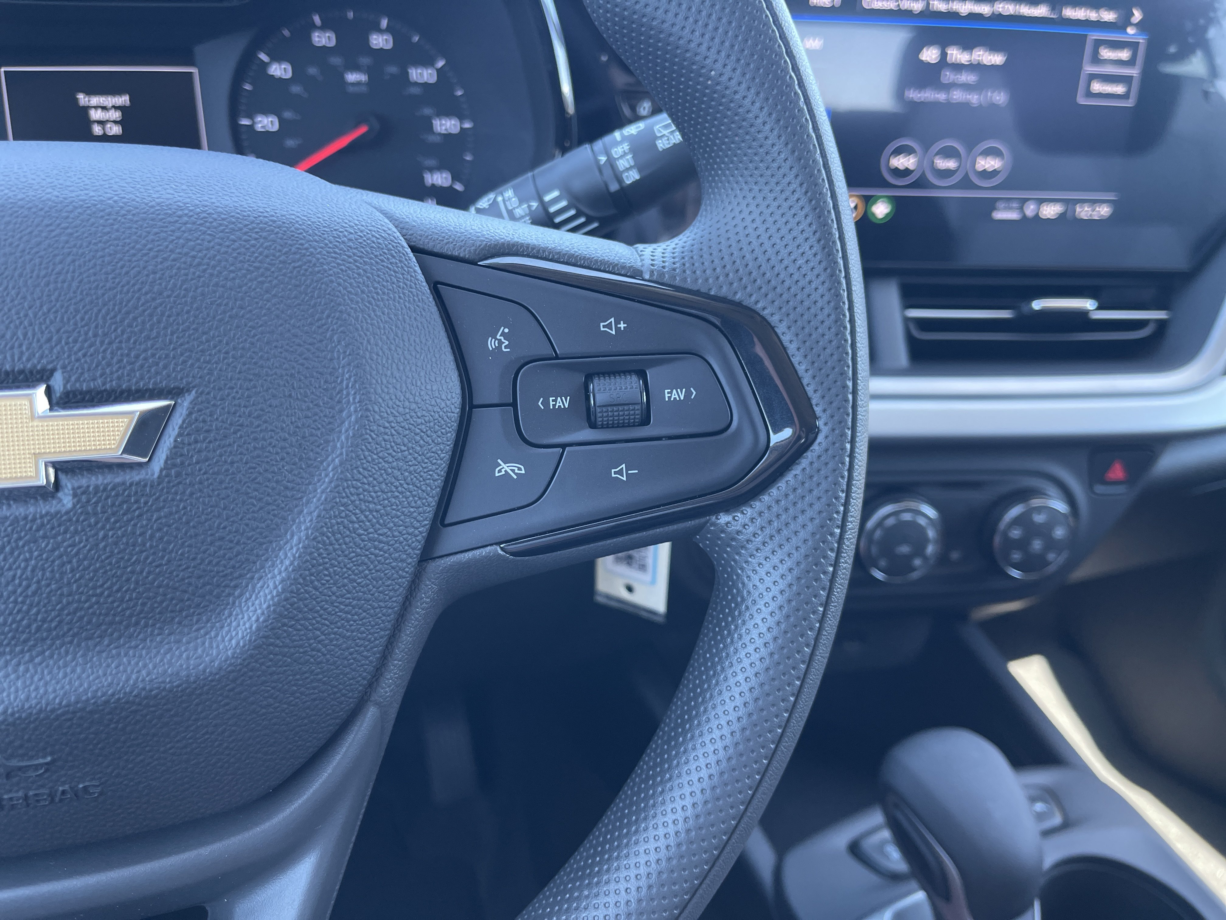 New 2026 Chevrolet Trax LS w/ LS Convenience Package FWD image 19