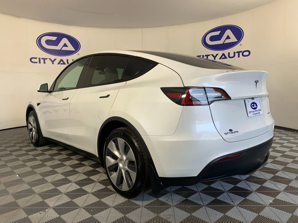 Used 2020 Tesla Model Y Long Range image 5