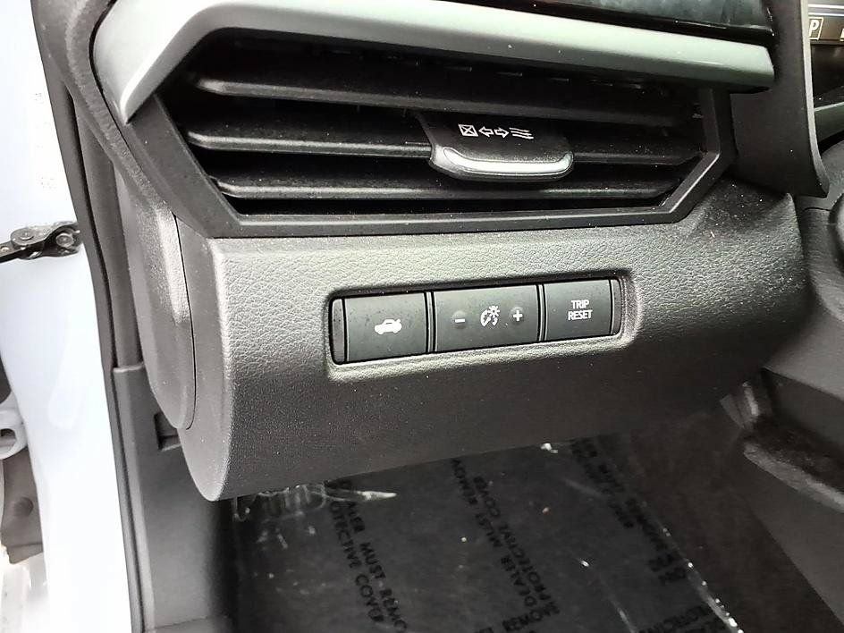 Used 2023 Nissan Altima 2.5 SR w/ SR Premium Package FWD image 13