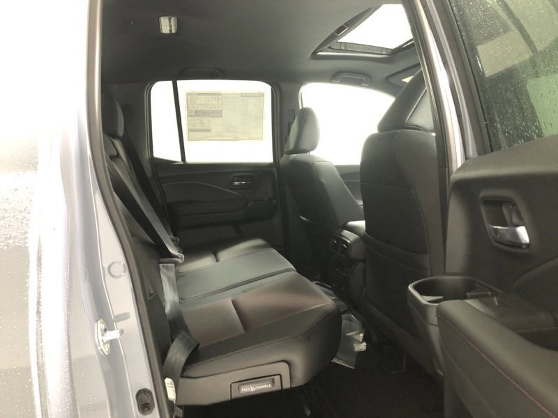 New 2026 Honda Ridgeline Black Edition image 10