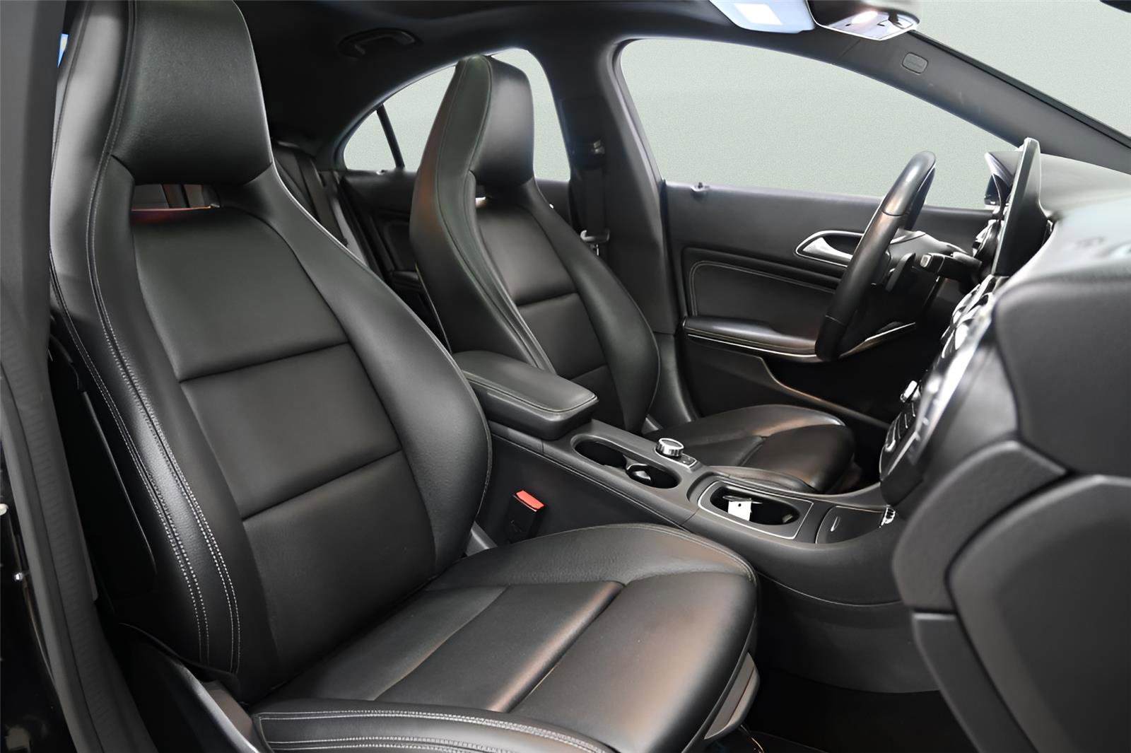 Used 2018 Mercedes-Benz CLA 250 image 23