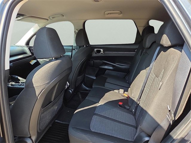 Used 2025 Kia Sorento LX image 10