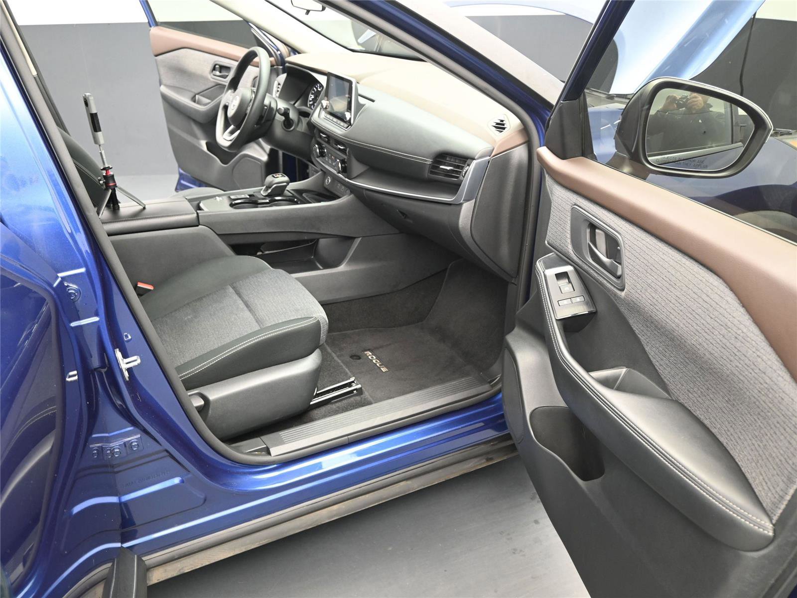 Used 2021 Nissan Rogue S image 9