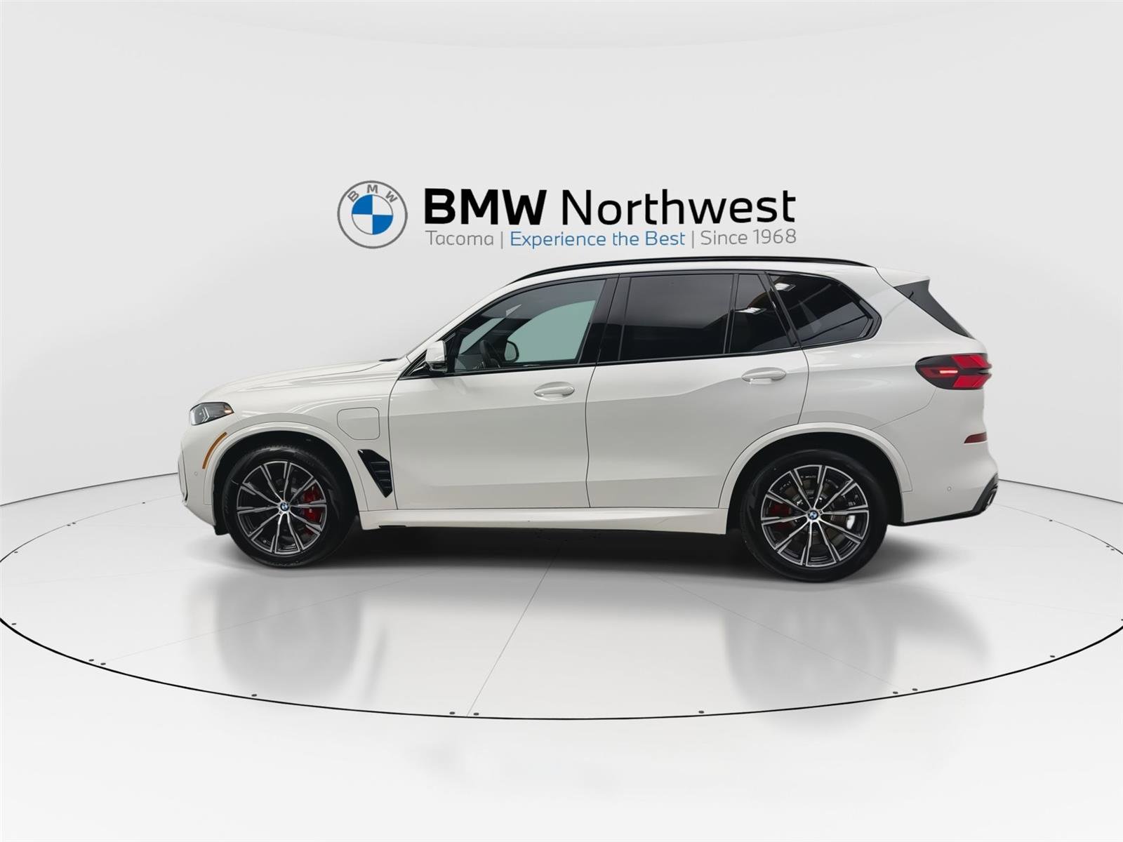 New 2026 BMW X5 xDrive50e image 11