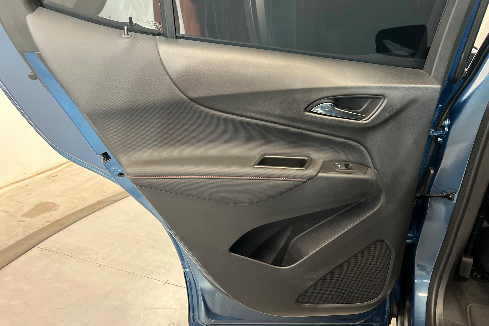 Used 2024 Chevrolet Equinox RS FWD image 19
