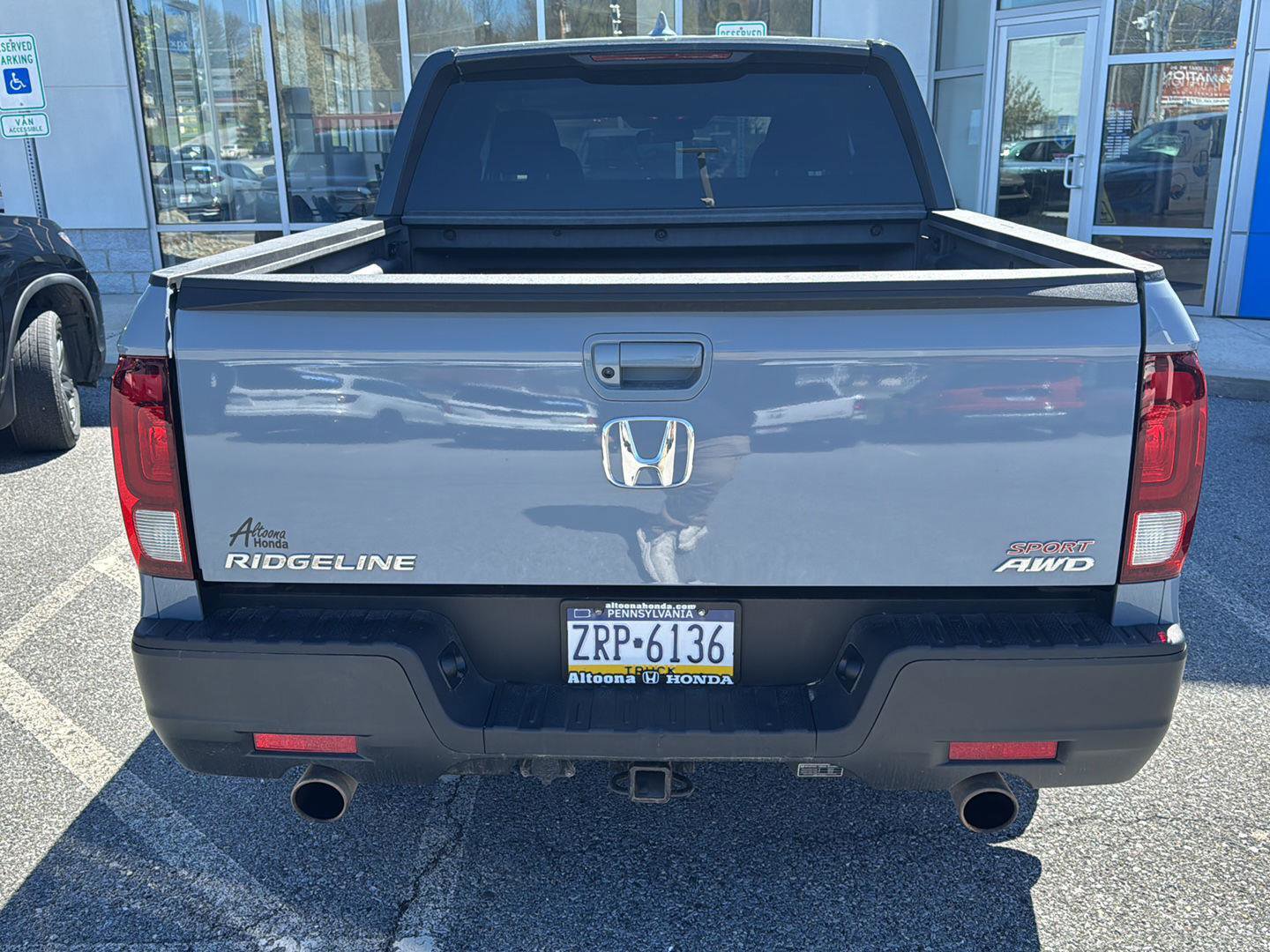 Used 2023 Honda Ridgeline Sport image 7
