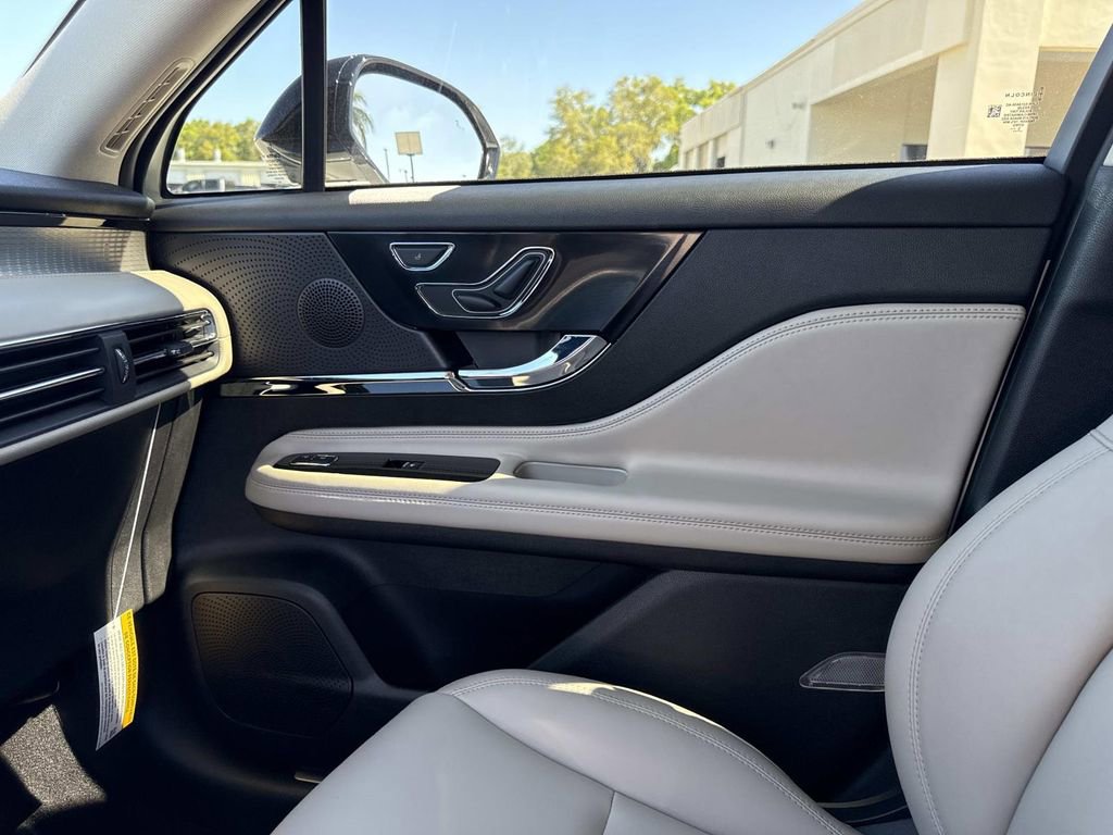 New 2026 Lincoln Corsair Premiere image 22