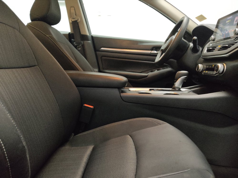 Used 2022 Nissan Altima 2.5 SV FWD image 21