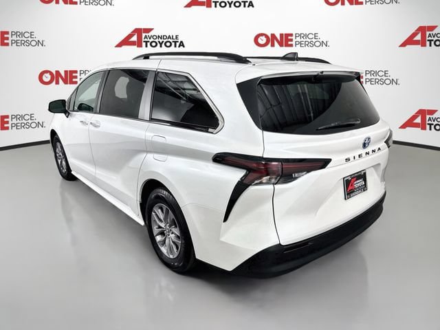 Certified 2024 Toyota Sienna XLE FWD image 6