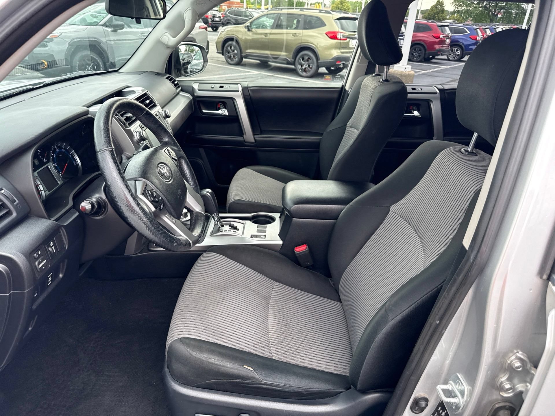 Used 2016 Toyota 4Runner SR5 AWD/4WD image 8