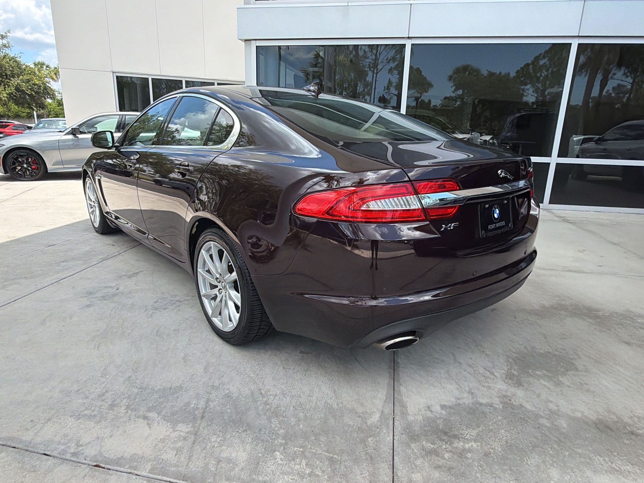 Used 2013 Jaguar XF RWD image 3